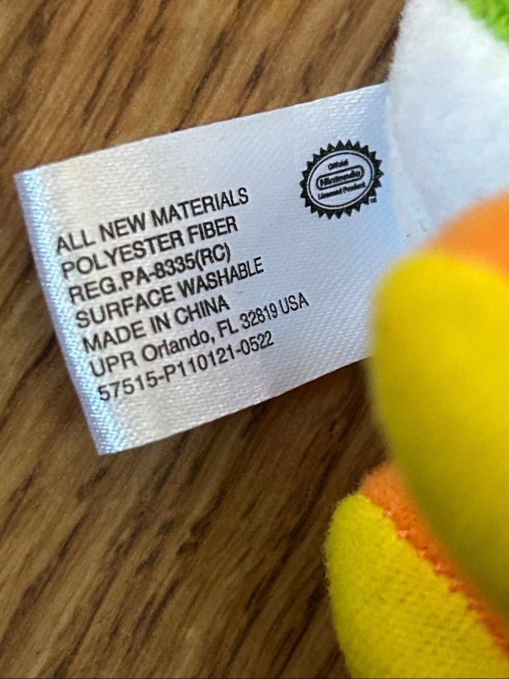 Green Yoshi Plush Keychain - Super Nintendo World - Picture 7 of 7